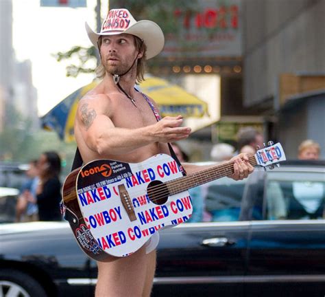 Anh chàng cao bồi trần truồng ở Quảng Trường Thời Đại Naked Cowboy