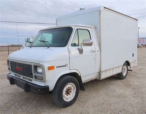 Z 1484 1995 GMC Box Truck Vandura 3500 Pickett Auction Service