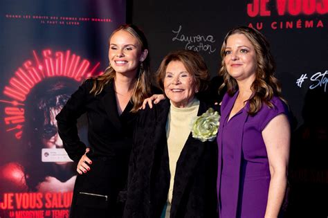 Je Vous Salue Salope Voyez Toutes Les Photos Du Tapis Rouge De La