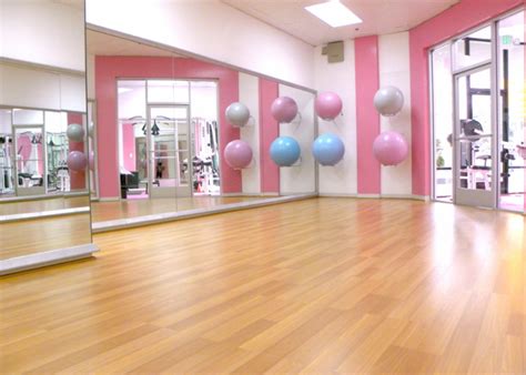 Pink Iron Gym Decoración De Gimnasio Estudio De Baile Colores Para Sala