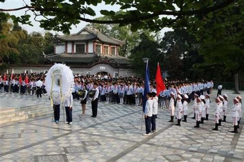 全縣中小學校組織青少年開展「緬懷革命先烈 傳承民族精神」活動 每日頭條