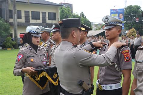 132 Personel Polresta Cirebon Naik Pangkat Kacenews