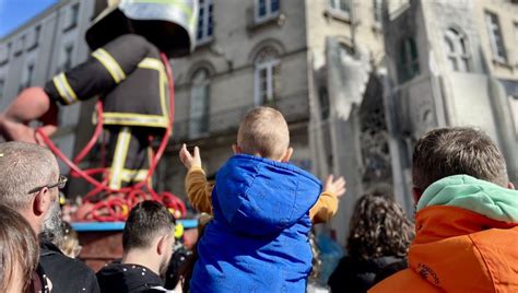 En Images Les Chars Du Carnaval De Nantes Ont D Fil Sous Le Soleil Ici