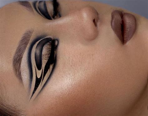 Pin By Gabriela Galleguillos On Graphic Makeup Eyes Eye Makeup Eye