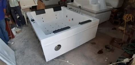 White Acrylic Jacuzzi Massage Bathtub 1500 1500 At Rs 130000 In Ghaziabad