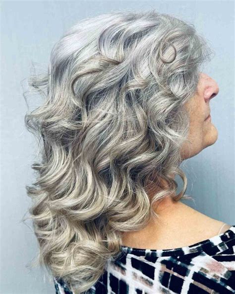 Coolest Platinum Blonde Highlights Trending On Instagram