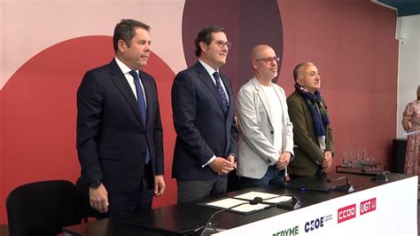 Ccoo Ugt Ceoe Y Cepyme Firman El Acuerdo Que Permitir Subir Salarios