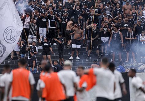 Vice presidente de organizada do Corinthians cobra Cássio e Fagner