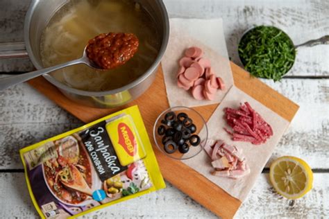 Простая солянка с колбасой и сосисками: рецепт с фото от Maggi