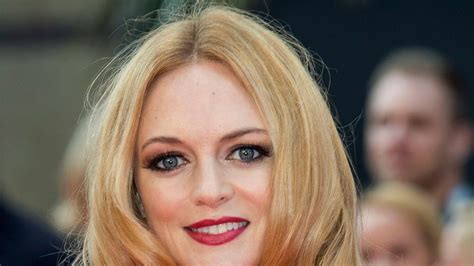 What S Your Personal Cleavage Rule Heather Graham Broke Mine Yesterday Glamour