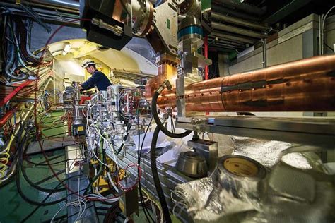 Cerns Mini Particle Accelerator Could Finally Smash Apart Electrons