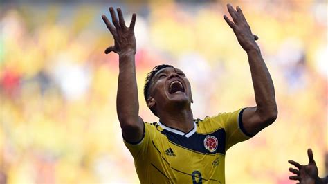 FESTEJO Teófilo Gutiérrez celebra después de anotar un gol frente a