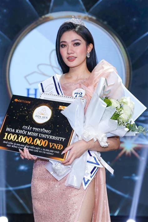 Ngắm nhìn vẻ đẹp của những hot girl nổi tiếng ĐH Hoa Sen Báo Dân trí