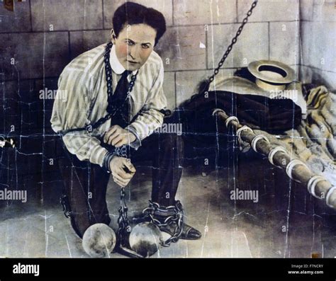 Harry Houdini Hi Res Stock Photography And Images Alamy