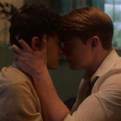 Pin by Wander Lover 𝟕𝟕 on heartstopper season Tv show couples Cute gay Movie couples