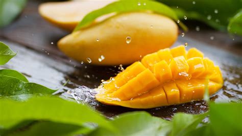 Heres Why You Get Pimples After Eating Mangoes HealthShots