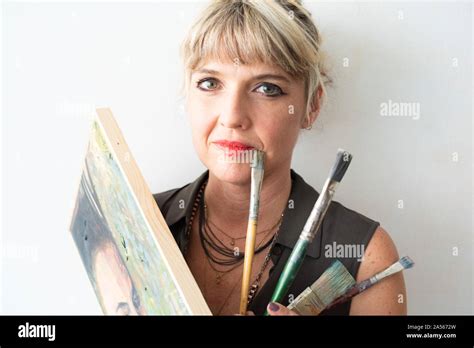 Fine Art Painter Hi Res Stock Photography And Images Alamy