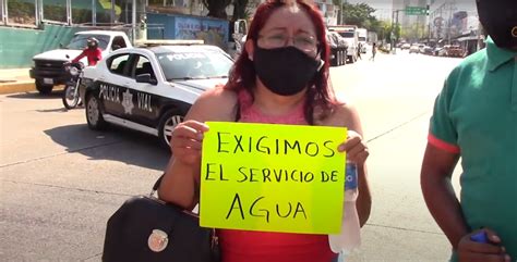 Video Bloquean Colonos Por Falta De Agua La Avenida Ruiz Cortines