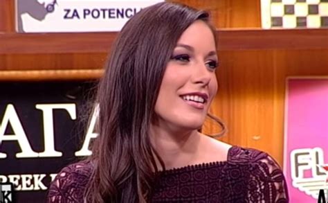 Godinama je nema u javnosti: Prelijepa voditeljka danas živi idiličan ...