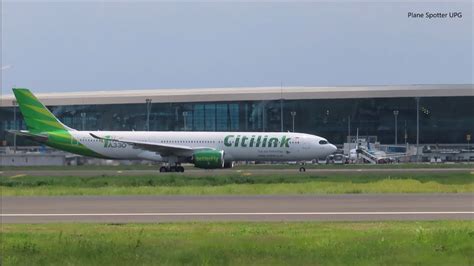 Take Off Airbus A330 900 Neo Citilink Indonesia Di Bandara Soekarno