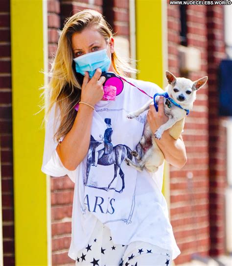 Kaley Cuoco Sexy Celebrity Babe Posing Hot Beautiful