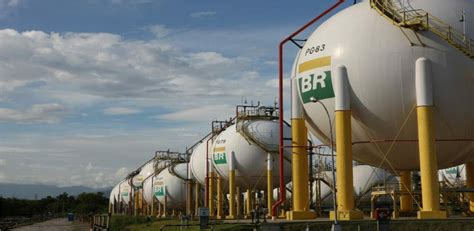 Petrobras inicia parada programada da refinaria REDUC onde serão