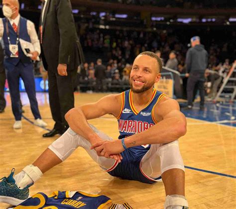 Steph Curry Breaks Nba Three Point Record Nationwide 90fm