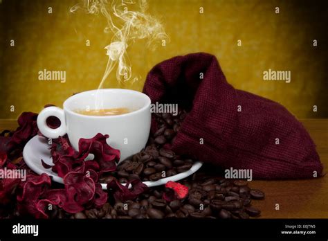 Cup Bar Hi Res Stock Photography And Images Alamy