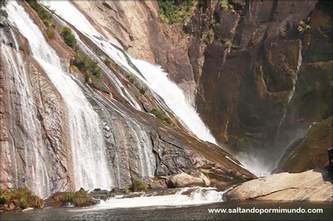 La Fervenza de Ezaro una de las cascadas más bonitas de Galicia