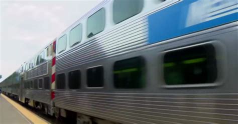 Metra Union Pacific Northwest Trains Stopped Cbs Chicago