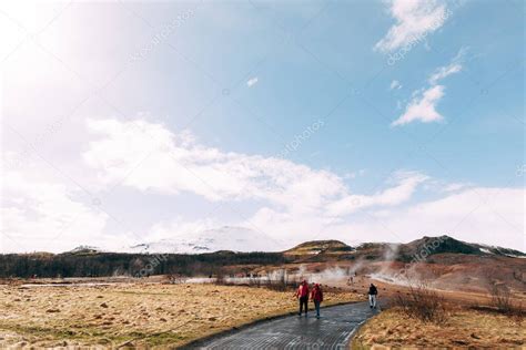 Valle De Geyser En El Suroeste De Islandia La Famosa Atracci N