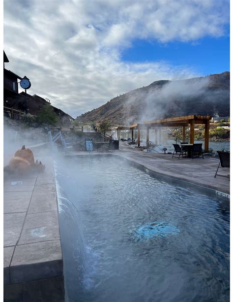 Welcome World Travelers - Iron Mountain Hot Springs