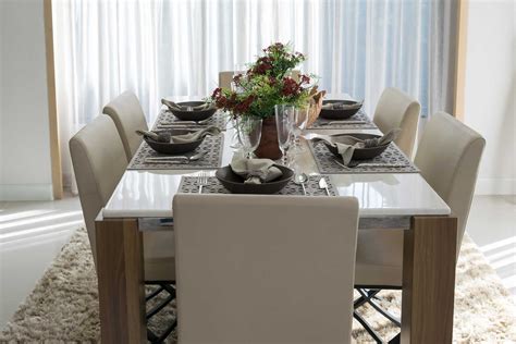 Decorar Una Mesa Elegante Y Sencilla