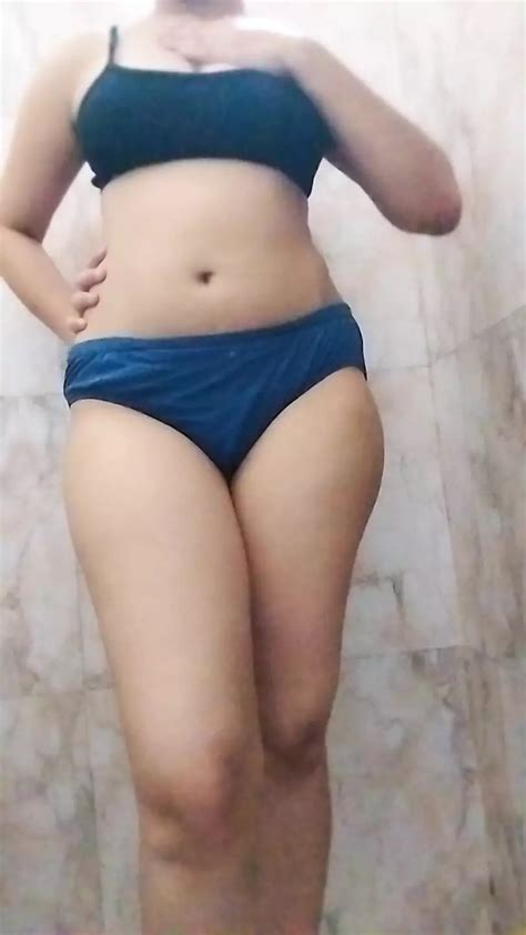 Bhen Ki Dost Ko Phelne Ka Kiya Intzaam Hot Indian Girl XHamster