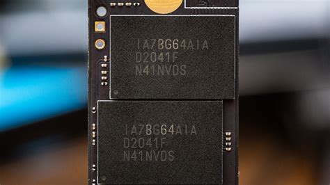 Gigabyte Aorus Gen4 7000s M.2 NVMe SSD Review: Nanocarbon Cooled for ...