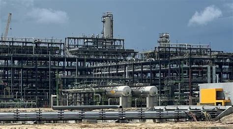 Dangote Refinery Begins Operations