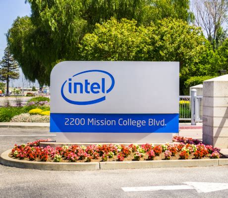 Intel Corporation: Another Dividend Hike From INTC Stock Ahead?