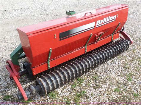 Brillion Glp 642 Seeder In Tecumseh Ks Item K5135 Sold Purple Wave