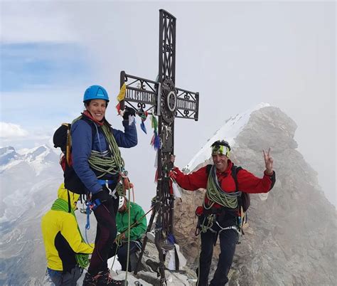 Monte Bianco Ore D Ansia Per I Due Alpinisti Dispersi Lapresse