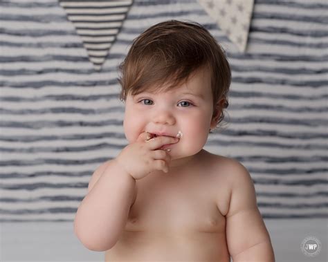 First Birthday Cake Smash Photographer In Kingston Ontario Knox