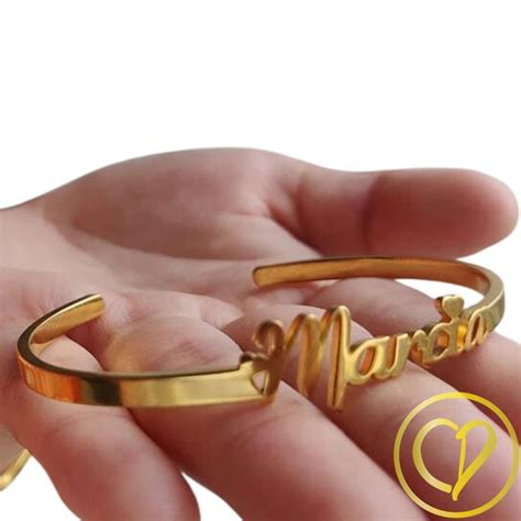 Bracelet jonc prénom personnalisé pour femme