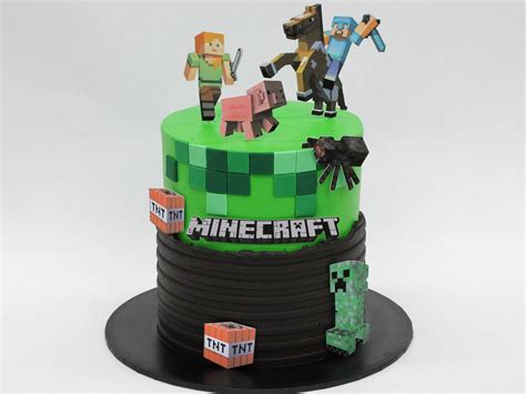 Minecraft Birthday Cake