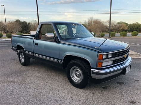 1989 Chevrolet C1500 Silverado Regular Cab Short Bed Two Tone V8