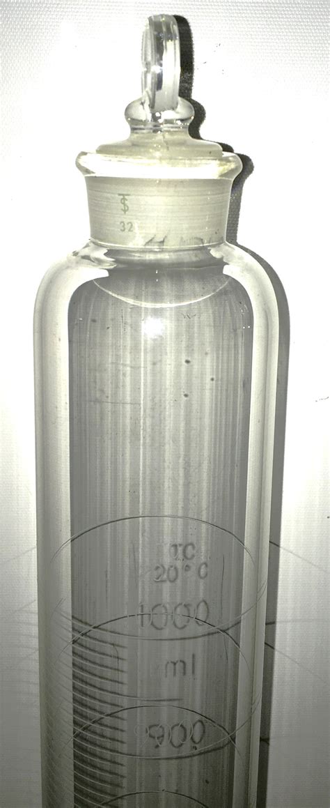 Used Corning Pyrex L Exax Single Metric Scale Mixing Cylinder