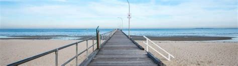 Altona Beach - Tides, BBQ Facilities & Off Leash Dog Beach Melbourne