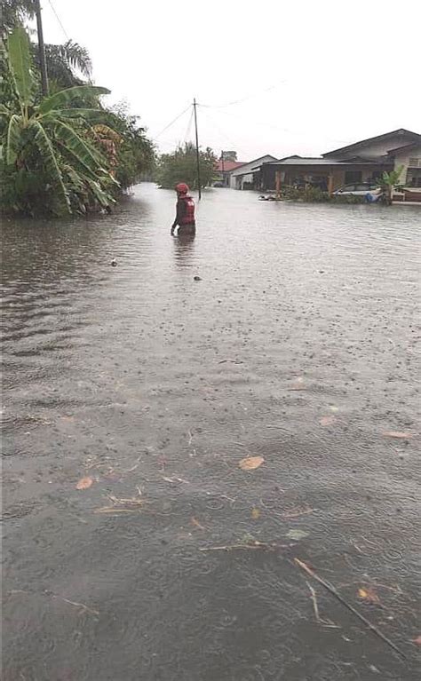 降雨量超标 巴生多区淹水