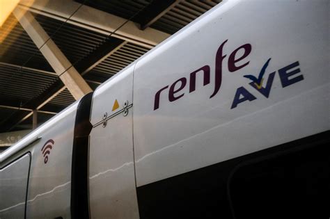 Renfe Pone Hoy A La Venta Los Billetes Para Viajar En Ave Entre Madrid