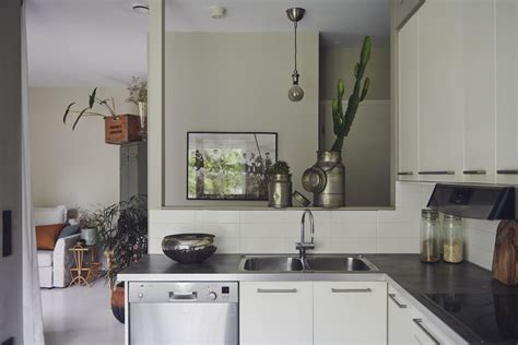 21 Half Wall Ideas To Integrate The Feature Seamlessly Into Any Room