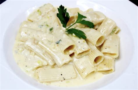 Pasta Ai Quattro Formaggi La Ricetta Super Cremosa Di Bruno Barbieri