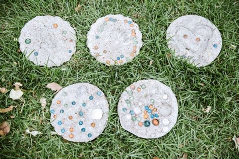 Diy Handprint Garden Stepping Stones Garden Design Ideas